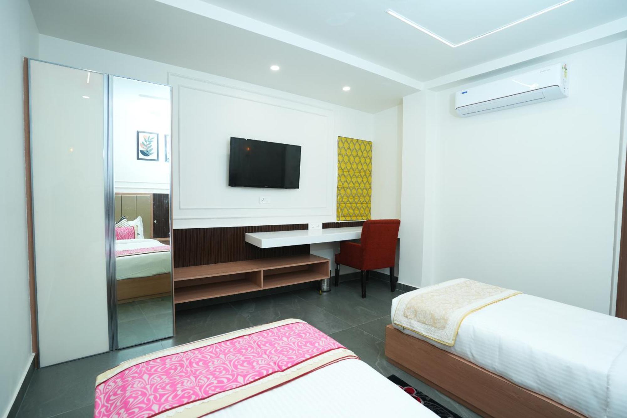 Anaya Retreat Hotel Varanasi Exterior photo