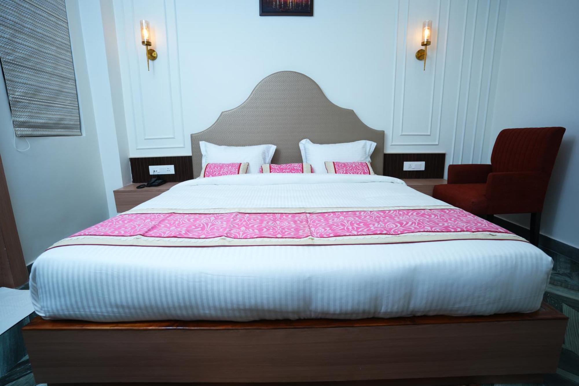Anaya Retreat Hotel Varanasi Exterior photo