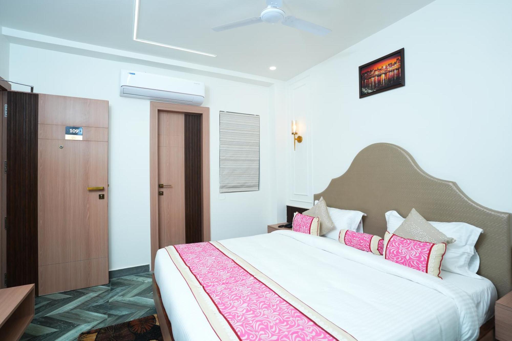 Anaya Retreat Hotel Varanasi Exterior photo