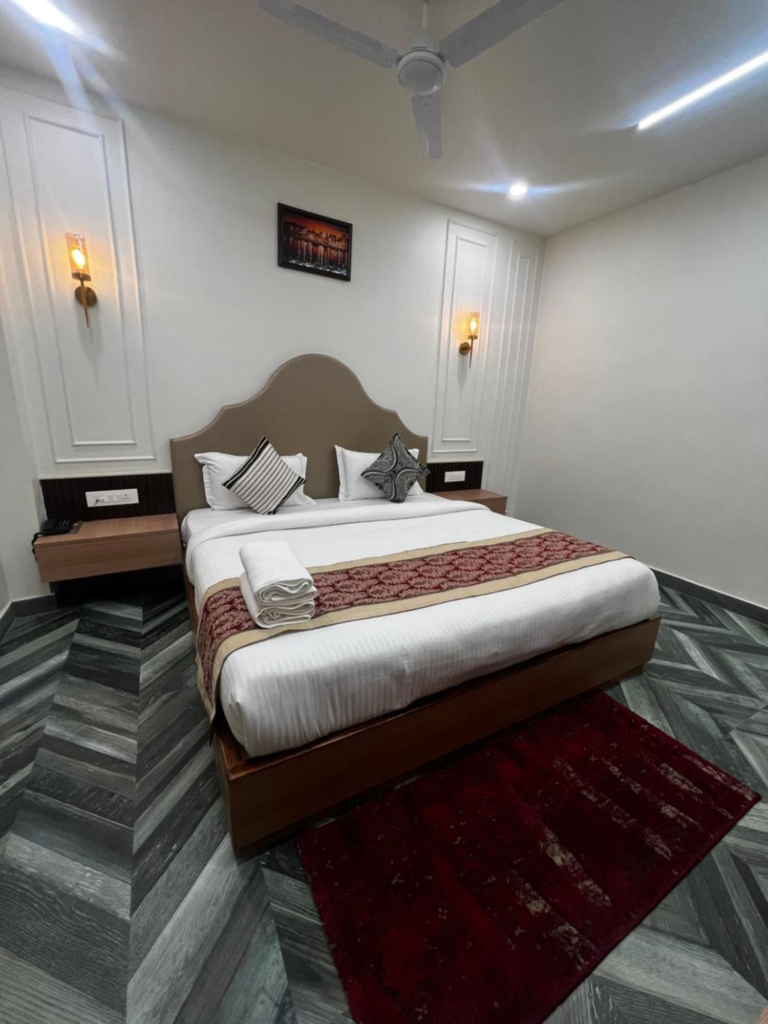 Anaya Retreat Hotel Varanasi Exterior photo