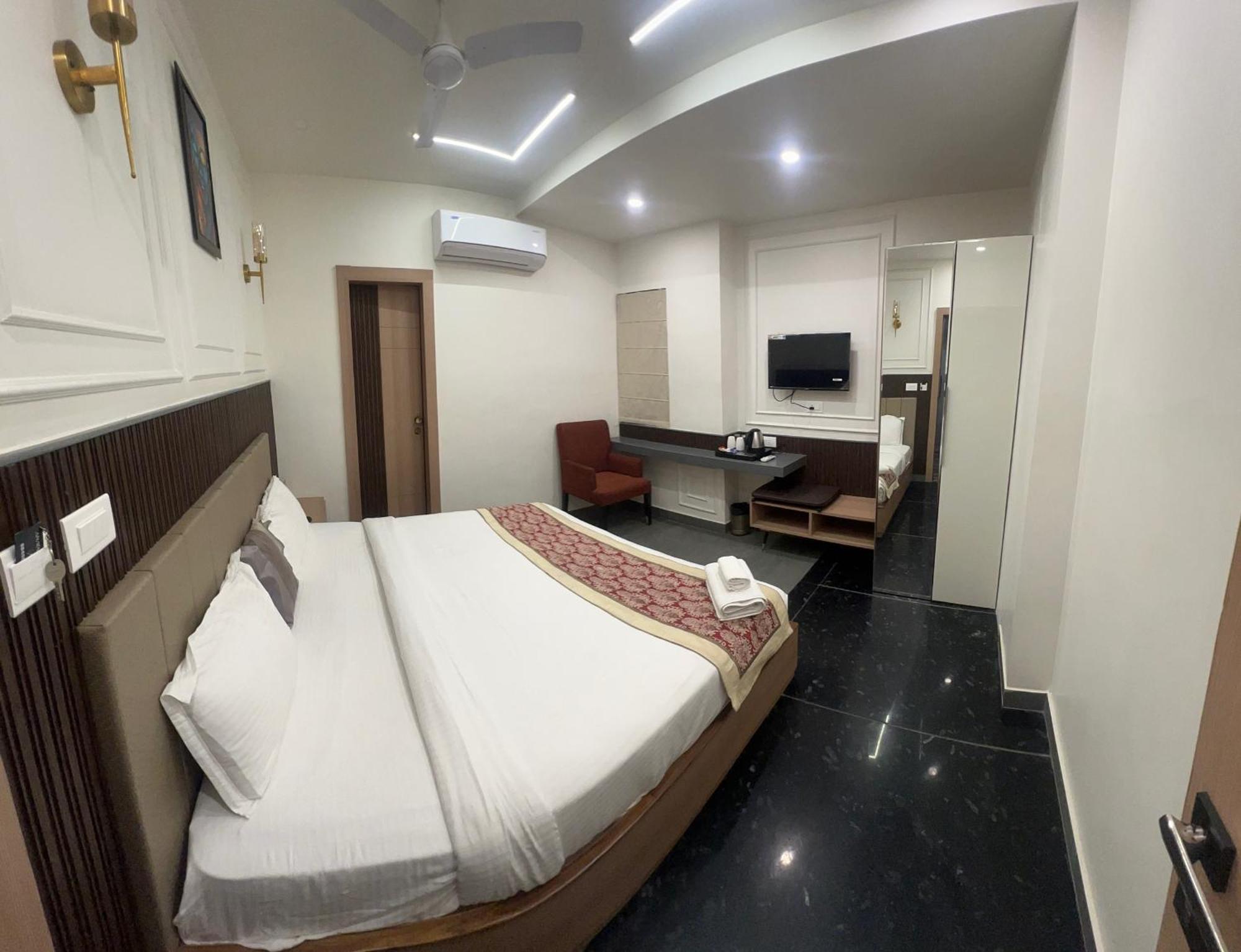 Anaya Retreat Hotel Varanasi Exterior photo